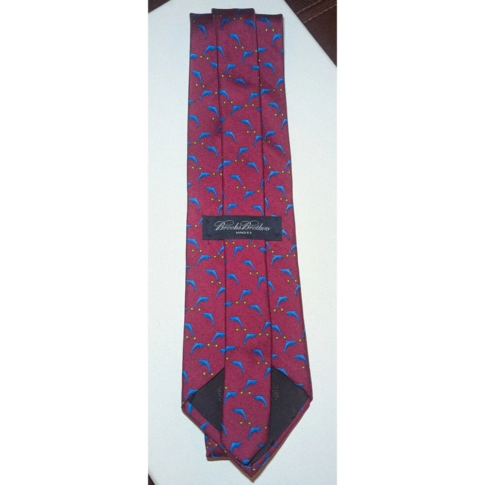 Brooks Brothers Makers Red Pure Silk Necktie Blue Dolphin Pattern Tie 57
